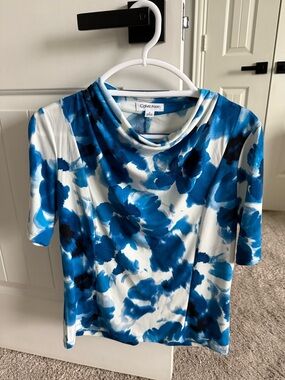 Calvin Klein Blue and White Floral Cowl Neck Short Sleeve Top
